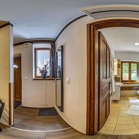 Bed and Breakfast Napraforgó Wellness Ház és Panzió à Pécs Extérieur photo