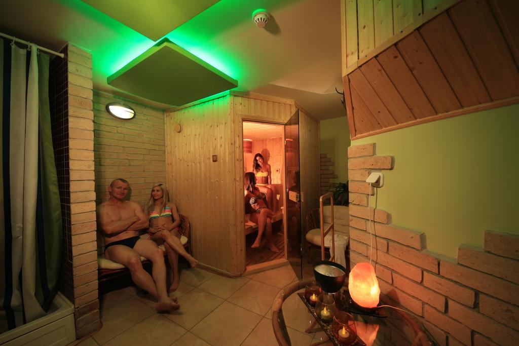 Bed and Breakfast Napraforgó Wellness Ház és Panzió à Pécs Extérieur photo