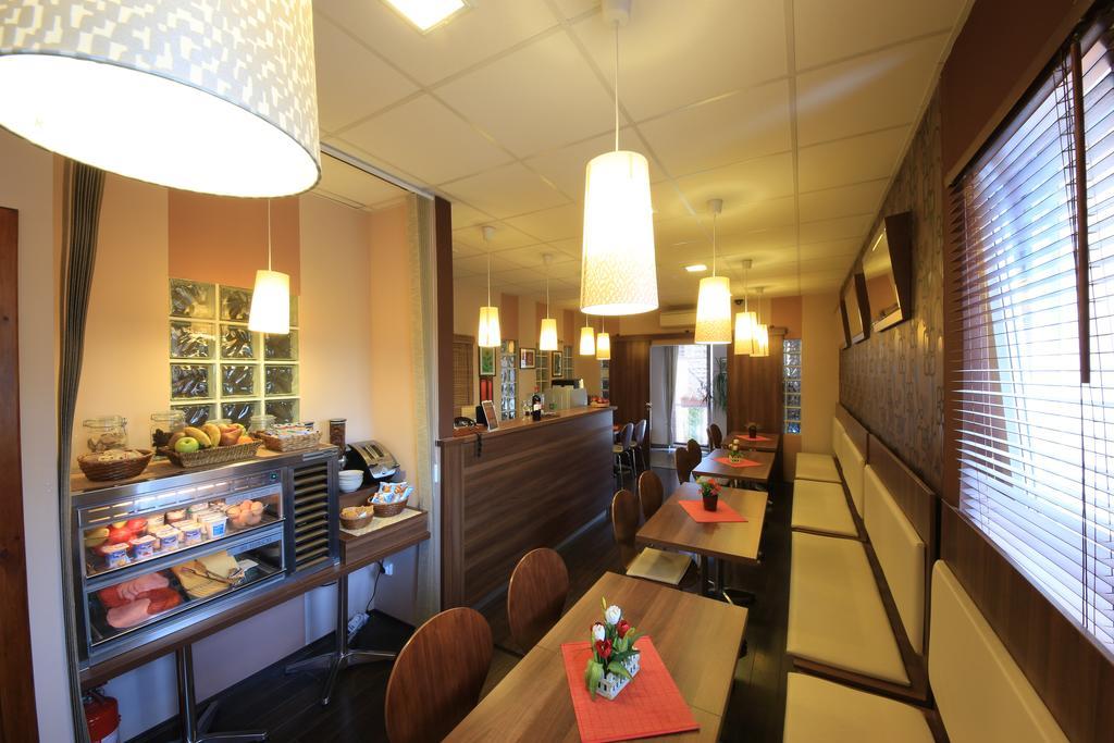 Bed and Breakfast Napraforgó Wellness Ház és Panzió à Pécs Extérieur photo